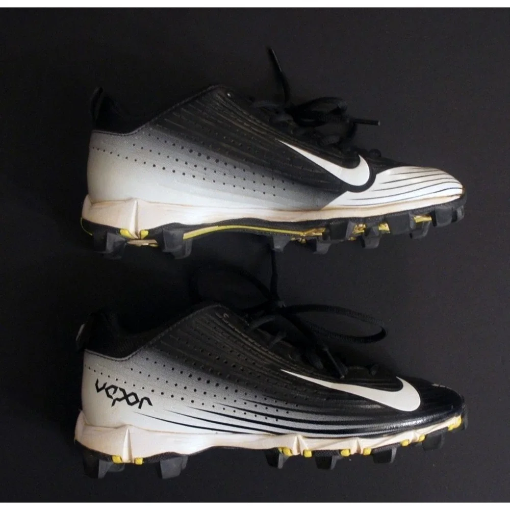 NIKE Vapor Boys Baseball Cleats Size 3.5 Youth Black and White